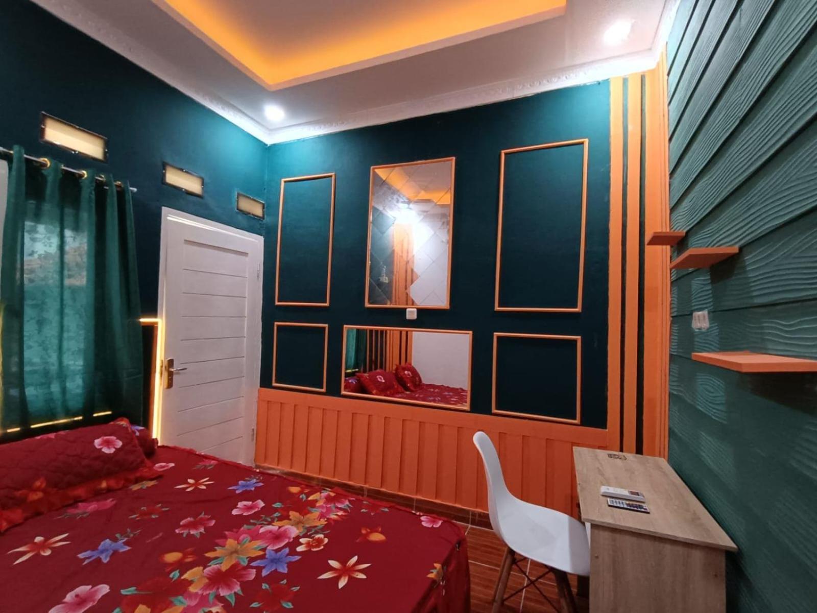 Oyo Life 92977 Neba Kost Aesthetic Hotel Peladen Exterior photo